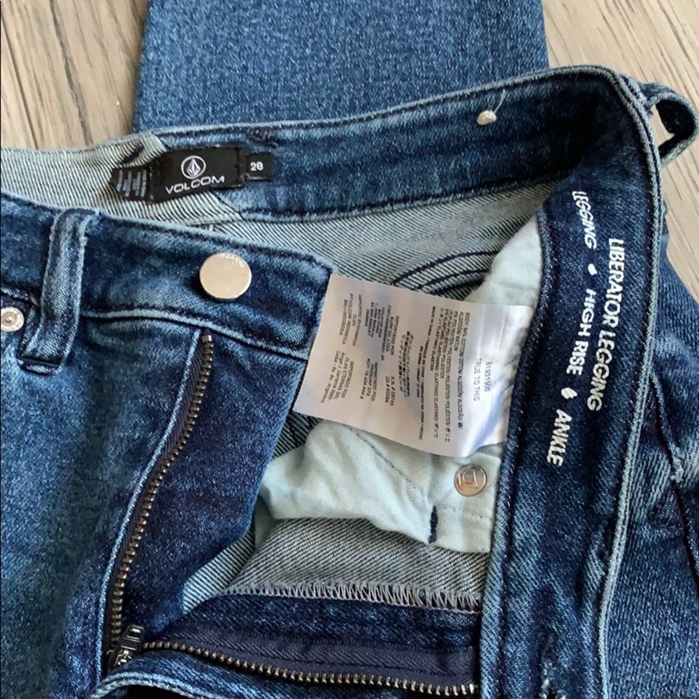 Women’s jeans -volcom - Picture 2 of 4